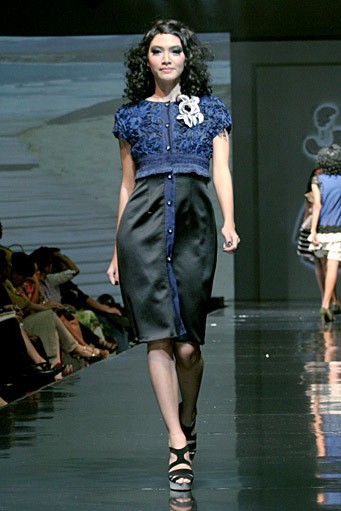 Musa Widyatmodjo The Luric [She] ll. Jakarta Fashion & Food Festival 2011 at Ballroom Hotel Harris. Kelapa Gading. Jakarta. [Foto: Mohammad Abduh/Wolipop]