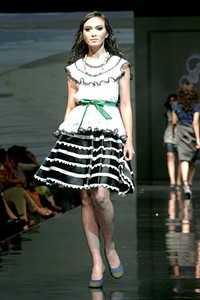 Musa Widyatmodjo The Luric [She] ll. Jakarta Fashion & Food Festival 2011 at Ballroom Hotel Harris. Kelapa Gading. Jakarta. [Foto: Mohammad Abduh/Wolipop]