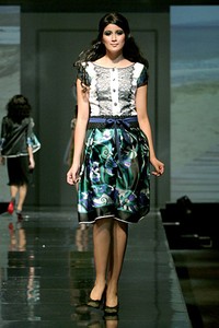 Musa Widyatmodjo The Luric [She] ll. Jakarta Fashion & Food Festival 2011 at Ballroom Hotel Harris. Kelapa Gading. Jakarta. [Foto: Mohammad Abduh/Wolipop]