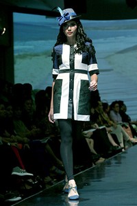 Musa Widyatmodjo The Luric [She] ll. Jakarta Fashion & Food Festival 2011 at Ballroom Hotel Harris. Kelapa Gading. Jakarta. [Foto: Mohammad Abduh/Wolipop]