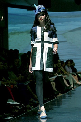 Musa Widyatmodjo The Luric [She] ll. Jakarta Fashion & Food Festival 2011 at Ballroom Hotel Harris. Kelapa Gading. Jakarta. [Foto: Mohammad Abduh/Wolipop]