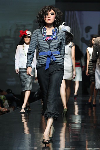 Musa Widyatmodjo The Luric [She] ll. Jakarta Fashion & Food Festival 2011 at Ballroom Hotel Harris. Kelapa Gading. Jakarta. [Foto: Mohammad Abduh/Wolipop]