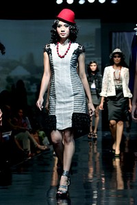 Musa Widyatmodjo The Luric [She] ll. Jakarta Fashion & Food Festival 2011 at Ballroom Hotel Harris. Kelapa Gading. Jakarta. [Foto: Mohammad Abduh/Wolipop]