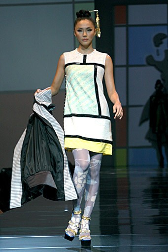 Didi Budiardjo Juxtapose. Jakarta Fashion & Food Festival 2011. Hotel Harris. Kelapa Gading. Jakarta. [Foto: Mohammad Abduh/Wolipop]