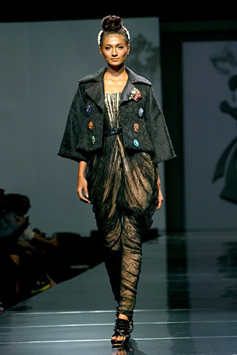 Didi Budiardjo Juxtapose. Jakarta Fashion & Food Festival 2011. Hotel Harris. Kelapa Gading. Jakarta. [Foto: Mohammad Abduh/Wolipop]