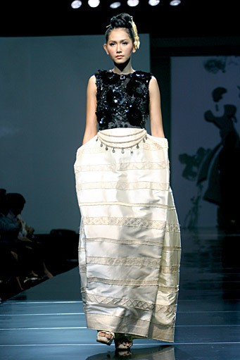 Didi Budiardjo Juxtapose. Jakarta Fashion & Food Festival 2011. Hotel Harris. Kelapa Gading. Jakarta. [Foto: Mohammad Abduh/Wolipop]