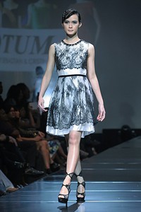 Votum by Sebastian Gunawan Up Town Girl. Jakarta Fashion & Food Festival 2011 at Ballroom Hotel Harris. Jakarta. [Foto: Mohammad Abduh/Wolipop]