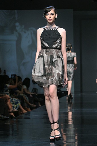 Votum by Sebastian Gunawan Up Town Girl. Jakarta Fashion & Food Festival 2011 at Ballroom Hotel Harris. Jakarta. [Foto: Mohammad Abduh/Wolipop]