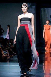 Votum by Sebastian Gunawan Up Town Girl. Jakarta Fashion & Food Festival 2011 at Ballroom Hotel Harris. Jakarta. [Foto: Mohammad Abduh/Wolipop]