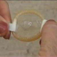 Mencegah Salah Pakai, Kondom Dipasangi 2 Strip