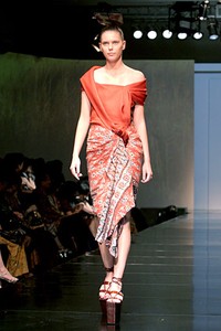 INCULTURATION by Adrian Gan Patola Kamba Menandang. Jakarta Fashion & Food Festival 2011. Hotel Harris. Kelapa Gading. Jakarta. [Foto: Mohammad Abduh/Wolipop]