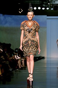 INCULTURATION by Adrian Gan Patola Kamba Menandang. Jakarta Fashion & Food Festival 2011. Hotel Harris. Kelapa Gading. Jakarta. [Foto: Mohammad Abduh/Wolipop]