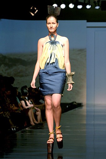 INCULTURATION by Adrian Gan Patola Kamba Menandang. Jakarta Fashion & Food Festival 2011. Hotel Harris. Kelapa Gading. Jakarta. [Foto: Mohammad Abduh/Wolipop]