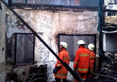 Puluhan Kamar Kos Hangus Terbakar