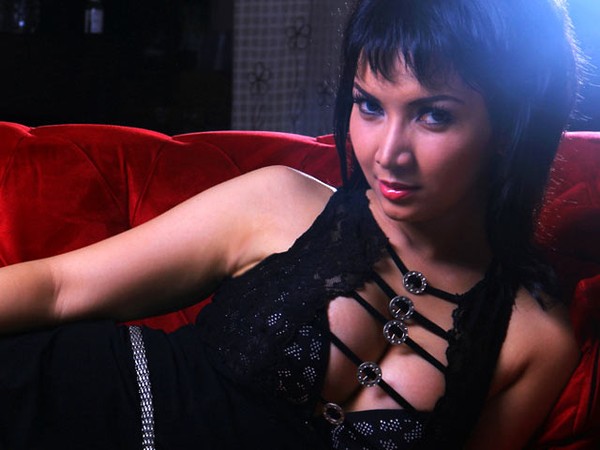 Aura Seksi Roro Fitria