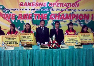 Siswi Peraih Nilai UN Tertinggi