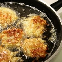 Penyakit Jantung Orang Indonesia Berasal dari Lemak Gorengan