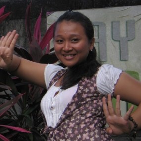 Indah, Juara UN yang Bermimpi Jadi Dokter Peduli Warga