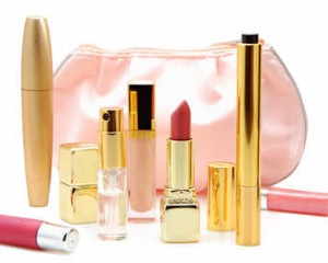 5 Make-up Dasar yang Wajib Dimiliki