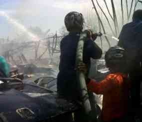 Gudang Onderdil di Kawasan Padat Penduduk Semarang Ludes Terbakar