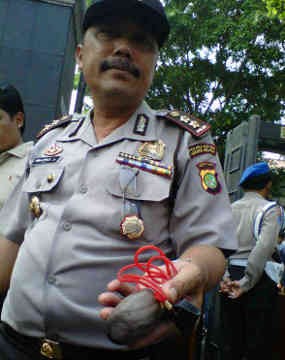 Polisi Amankan Ketapel dari Pendukung Baasyir