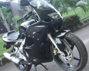 Yamaha Scorpio-Z Bersarung Ninja 150RR 