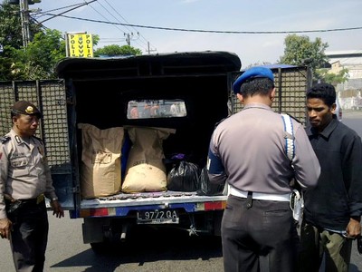Polisi Razia Mobil Box