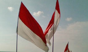 Bupati Karanganyar Pimpin Upacara Bendera di SD Al-Bani