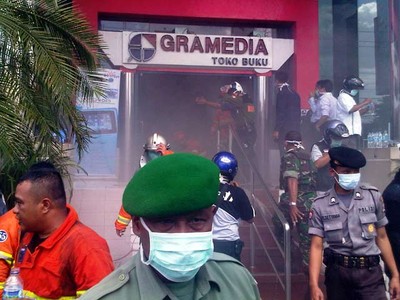 Toko Gramedia Yogya Terbakar 