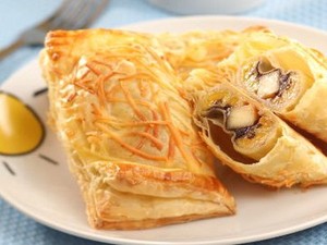 Resep Kue: Pastry Pisang Keju Cokelat