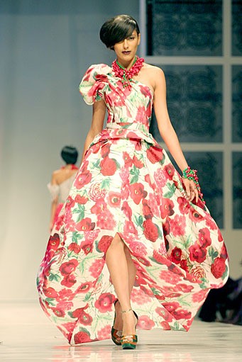 Sebastian Gunawan Reflection of You at Grand Ballroom Hotel Mulia. Senayan. Jakarta. [Foto: Mohammad Abduh/Wolipop]