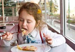 Cara Makan Sehat yang Harus Dibiasakan Sejak Kecil