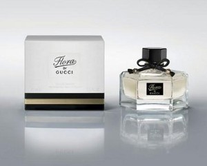 5 Rekomendasi Parfum Favorit Aroma Bunga