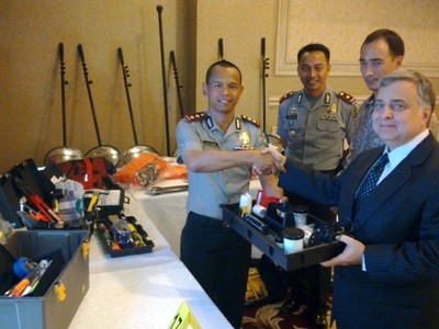 Polres Pelabuhan Tanjung Perak Terima Bantuan dari AS