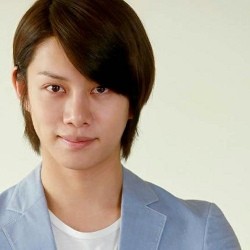 Sibuk, Heechul Berhenti Siaran Young Street