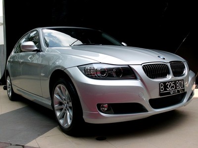 BMW 325i Mobil Catatan Si Boy