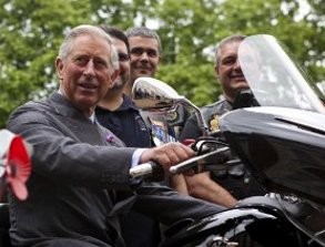Pangeran Charles Dekati Komunitas Motor