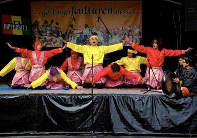 Tari Saman Meriahkan Gottinger Kulturmesse
