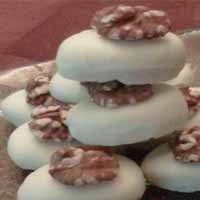 Kudapan Cokelat Ditemani Teh Hangat, Hmm...