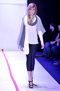 Lyudmila Norsoyan, Fall/Winter 2011. New York Fashion Week 2011. [Foto: Pascal Le Segretain/Getty Images]