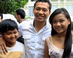 Dapat Nilai Bagus, Aurel Minta Mobil