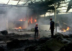 Pabrik Daur Ulang Plastik di Tangerang Ludes Terbakar