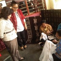 Mendag Harap Batik Papua Mendunia