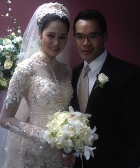 Laura Basuki Resmi Jadi Istri Leo Sanjaya Laura Basuki Resmi Jadi Istri Leo Sanjaya