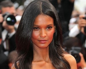 Model Ethiopia Jadi Brand Ambassador LOreal Paris