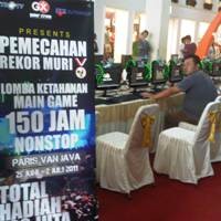 Ratusan Gamers Coba Pecahkan Rekor 150 Jam Main Game