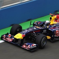 Vettel Terdepan, Alonso Jaga Tren Positif
