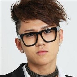 Hara KARA & Junhyung BEAST Pacaran