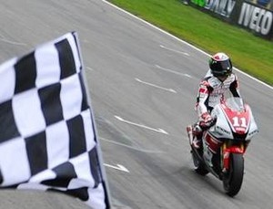 Lorenzo dan Spies Termotivasi untuk Semakin di Depan
