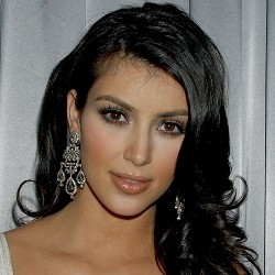 Kim Kardashian Menikah Agustus